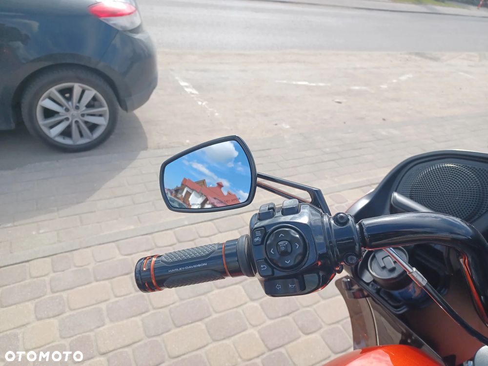 Harley-Davidson Touring Road Glide - 9