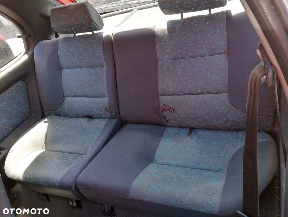 Peugeot 306 I (93-01r.) 1.4 B 74KM. Silnik KFX/KDX/KFW Skrzynia 20CC27.Cały na części.GWARANCJA !!!  Przód Tył Zestaw Komplet Drzwi Klapa Zderzak Błotnik Maska Grill Atrapa Szyba Pas Lampa Lusterko Boczki Fotel Kanapa Kokpit Deska Rozdzielcza Przełącznik Włącznik Sterownik Przewody Wiązka Instalacja Moduł Komputer Czujnik Listwa Pompa Alternator Wtryski Głowica Rozrusznik Kompresor Sprzęgło Dwumas Silnik Skrzynia ABS Klimatyzacji Paliwa Wspomagania Kolektor Turbina Przepustnica Zawór Chłodnica Koło Hak Belka Sanki Zawieszenie Mcpherson Półoś Amortyzator Wydech Tłumik Zacisk Most - 7