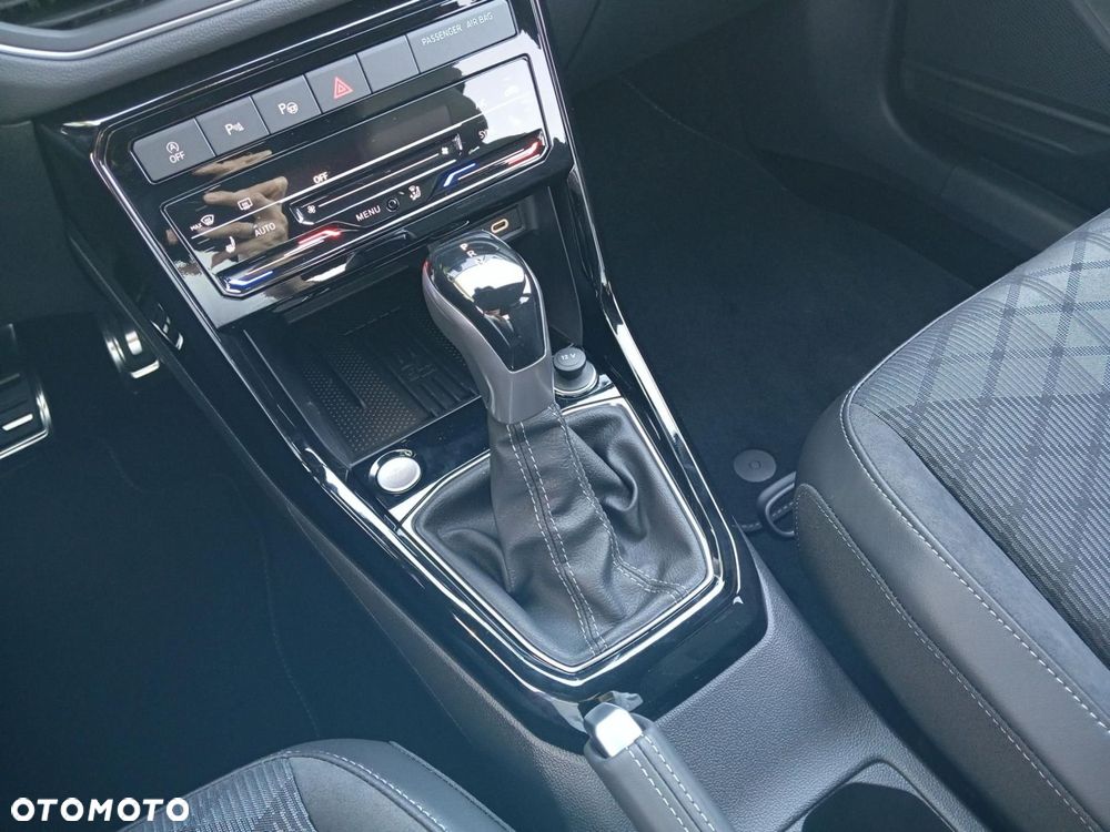 Volkswagen T-Cross - 17