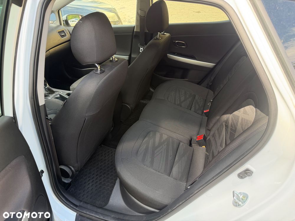 Kia Ceed 1.6 GDI Smart Plus - 9