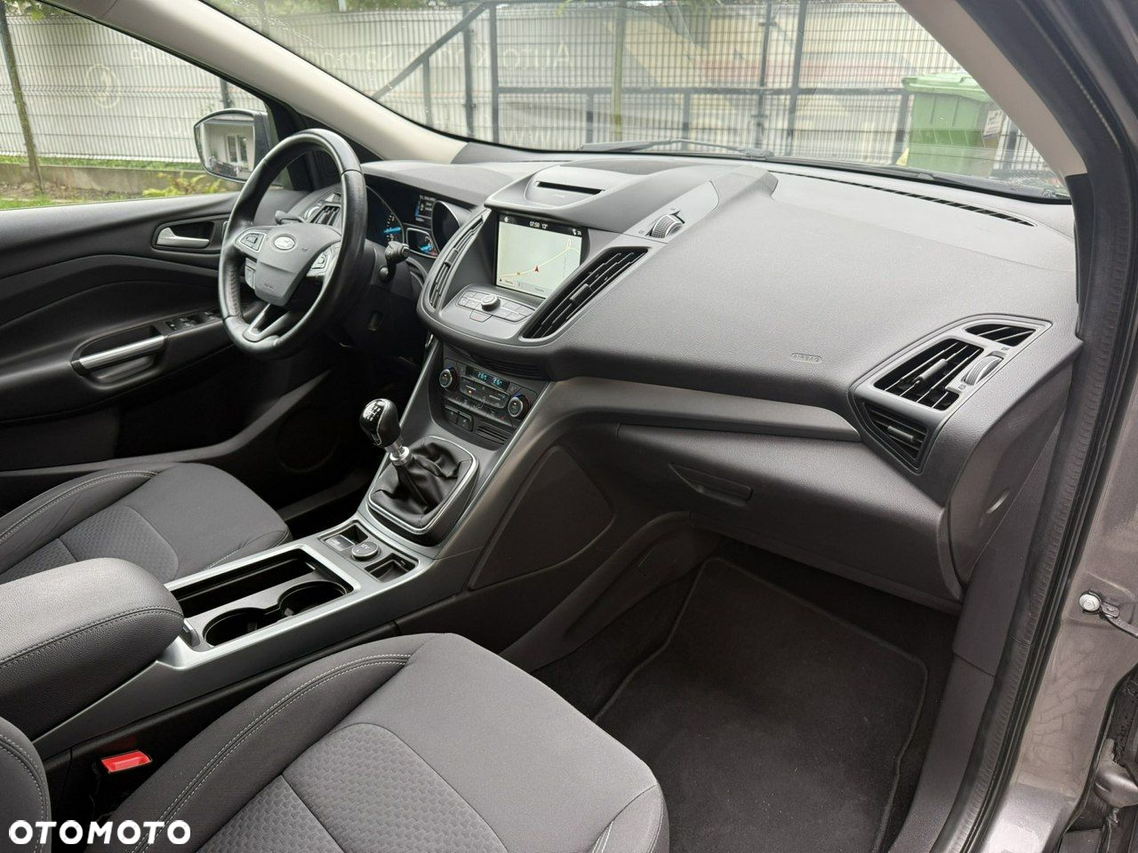 Ford Kuga - 10