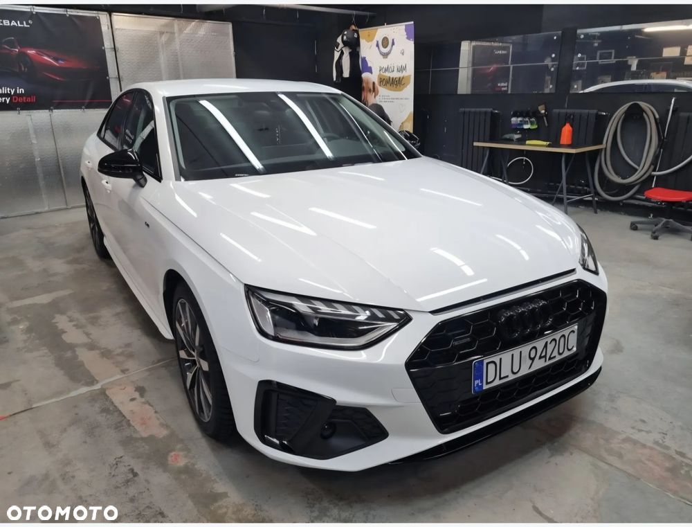 Audi A4 - 1