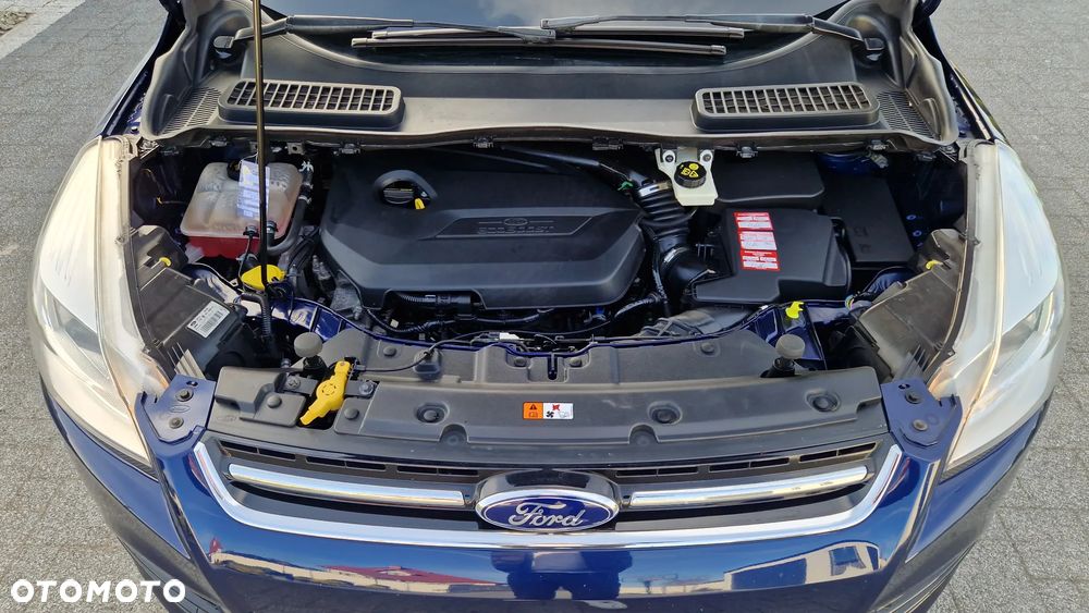 Ford Kuga 1.6 EcoBoost 2x4 Titanium - 37