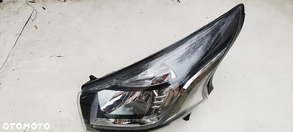 Renault Trafic III 2014- Zwykła H4 Led Lewa Idealna Kompletna Oryginał 260609628R