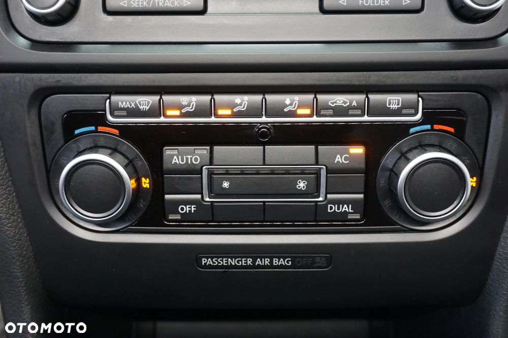 Volkswagen Golf 2.0 TDI DPF Highline - 33