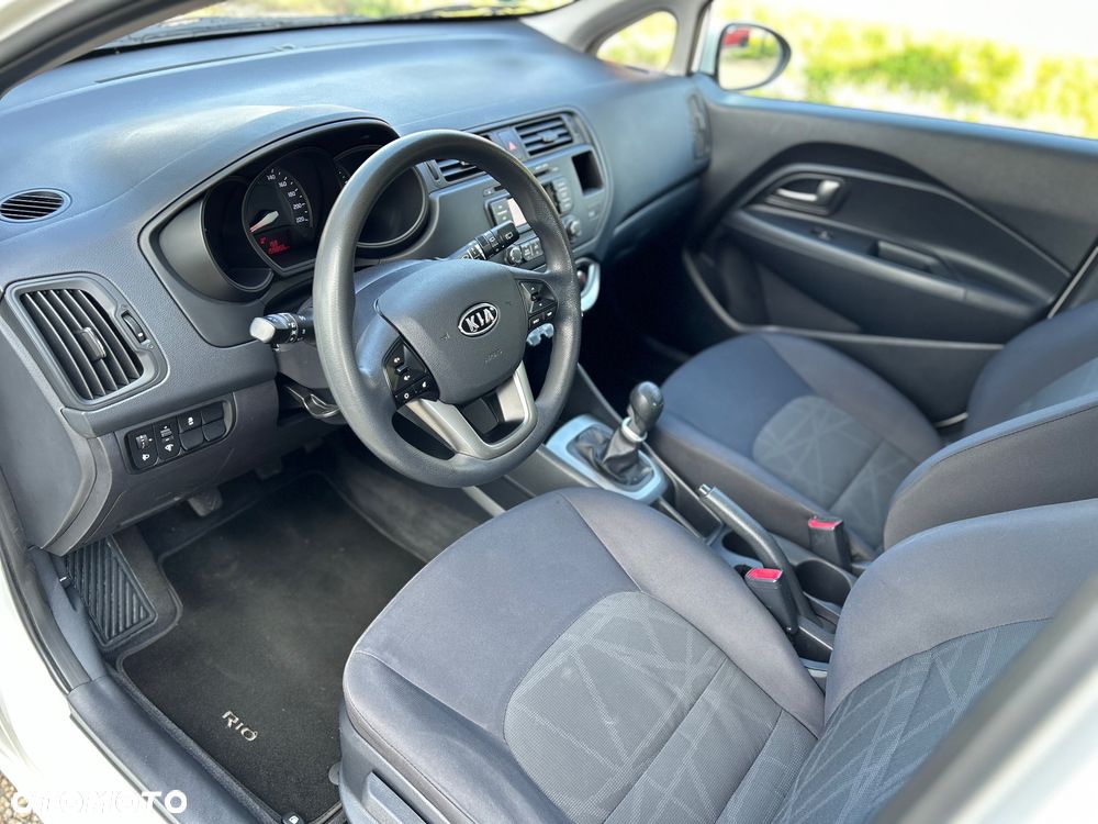 Kia Rio 1.4 Edition 7 - 11