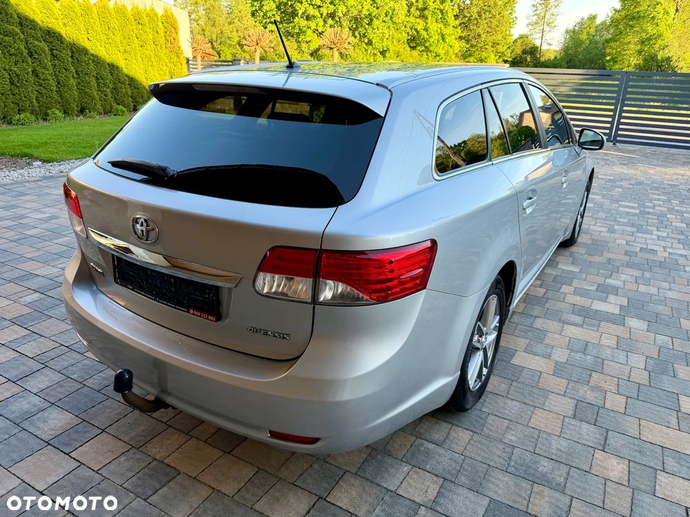 Toyota Avensis 1.8 Executive - 8