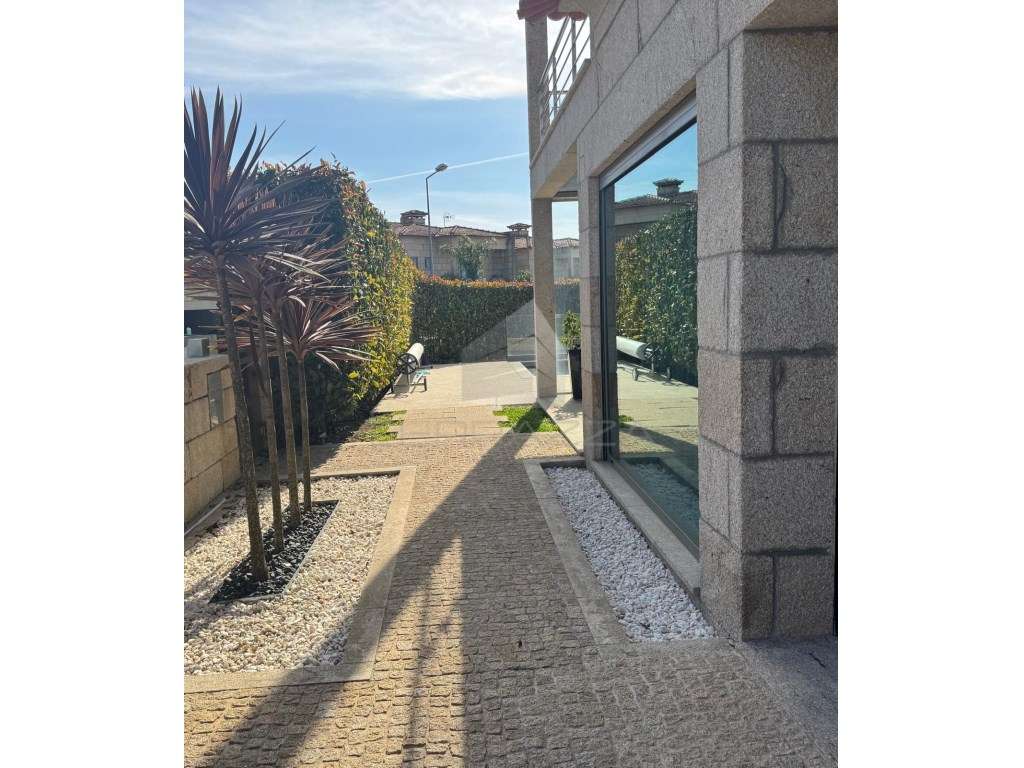 MORADIA V4 COM PISCINA - VILA NOVA DE FAMALICÃO - Grande imagem: 3/34