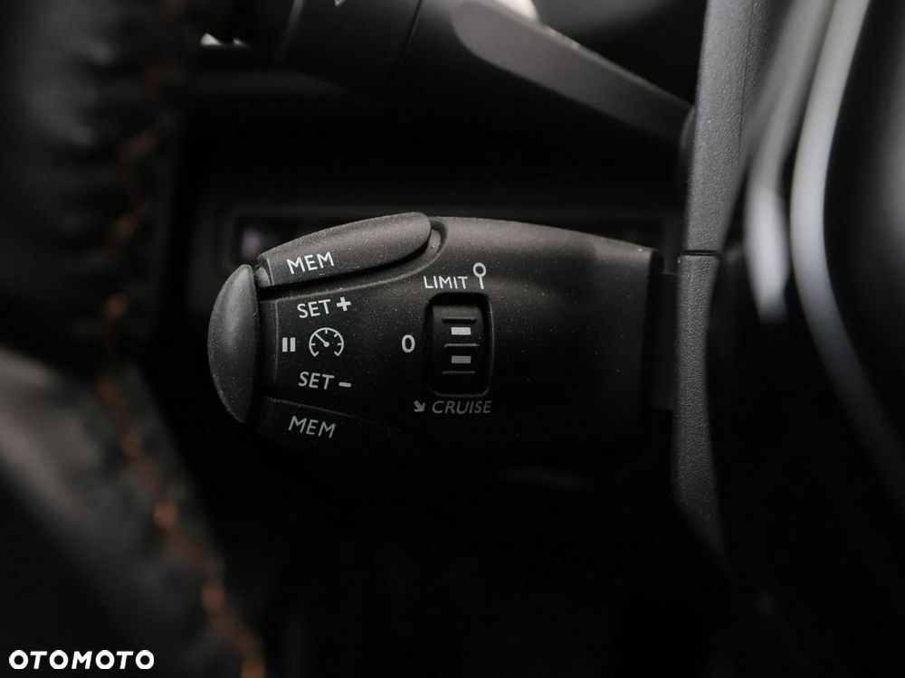 Peugeot 3008 1.2 PureTech Active Pack S&S - 31