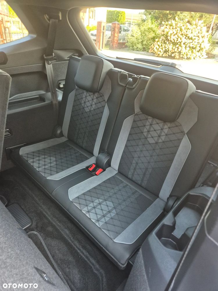 Volkswagen Tiguan 2.0 TDI SCR 4MotION DSG R-Line - 27