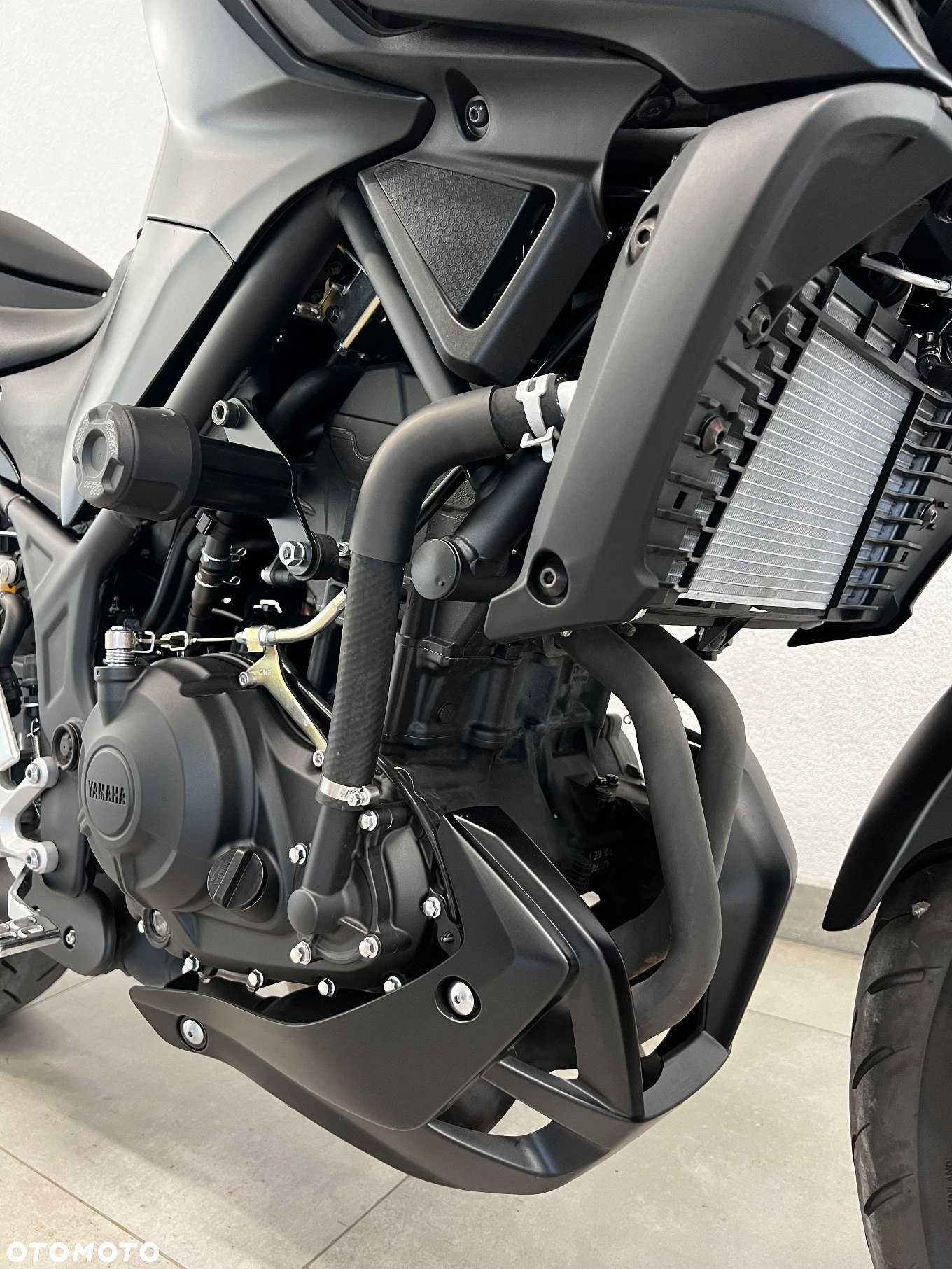 Yamaha MT - 13