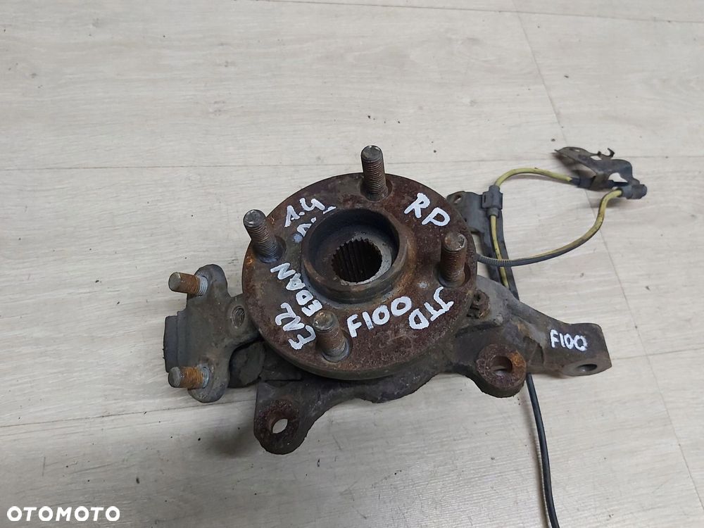 Toyota Corolla E12 zwrotnica piasta prawy przód 1,4 1,6 vvti 1,4 d4d - 2