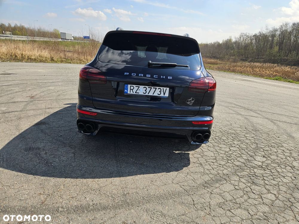 Porsche Cayenne - 6
