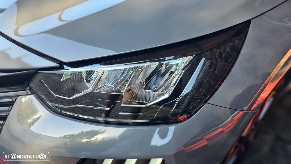 Peugeot 208 1.2 Hybrid Allure e-DCS6 - 37