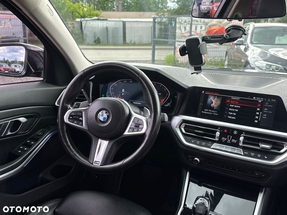 BMW Seria 3 318d Sport Line Shadow - 23