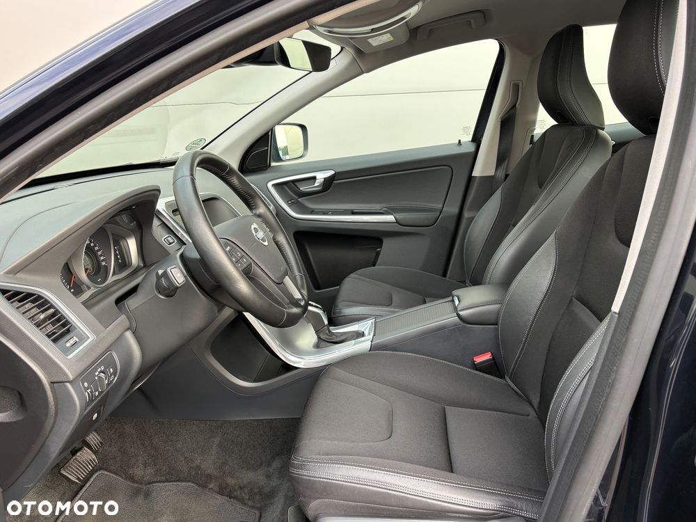 Volvo XC 60 D3 Geartronic Momentum - 18