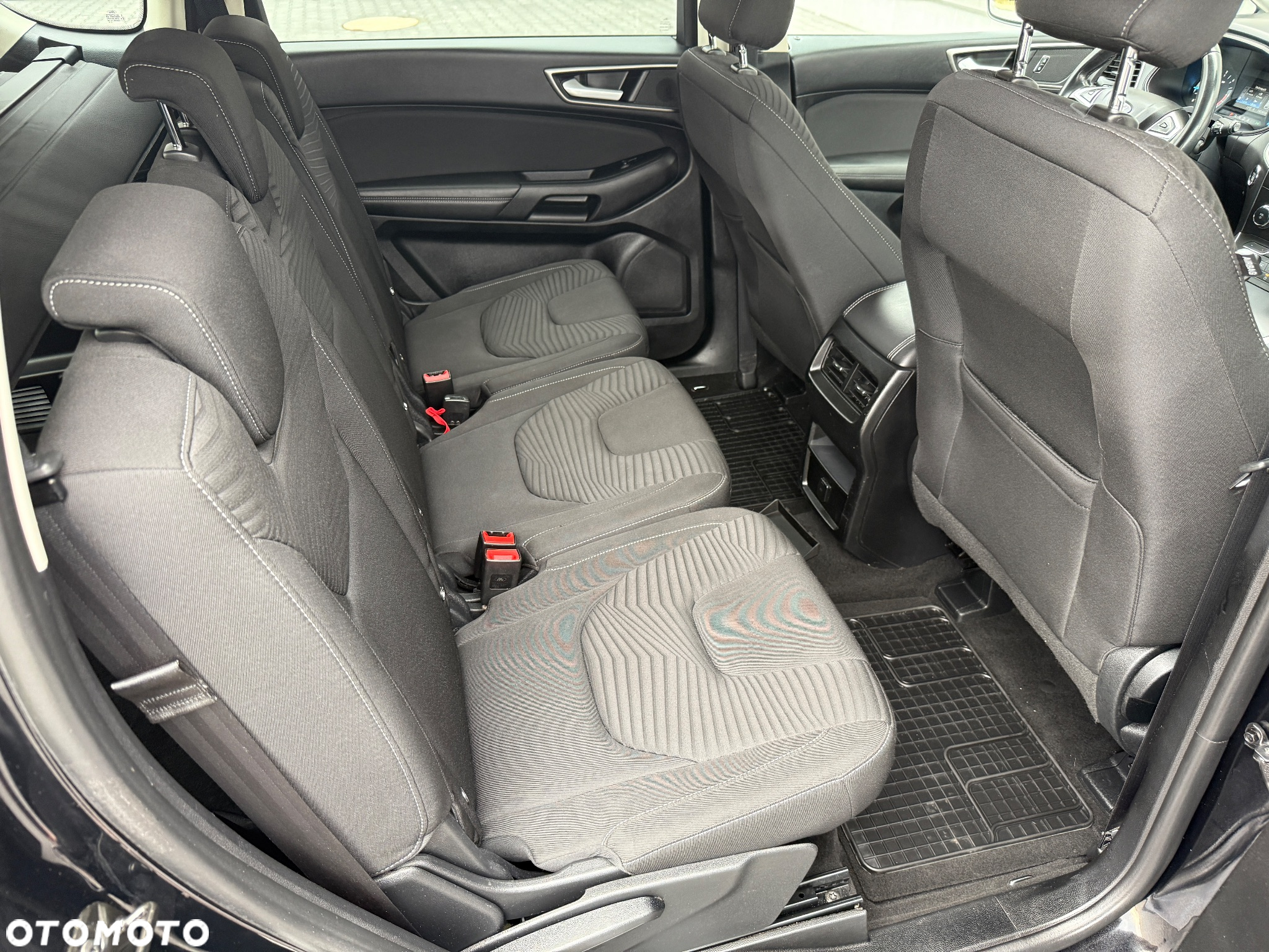 Ford S-Max - 34