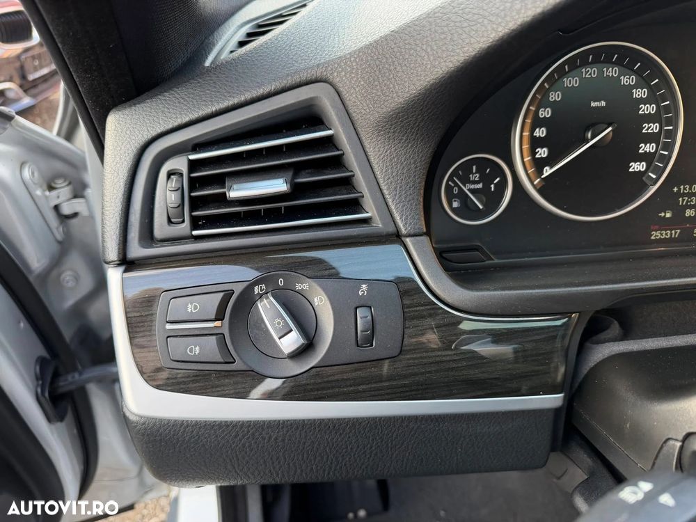 BMW Seria 5 525d xDrive Sport-Aut. Luxury Line - 25