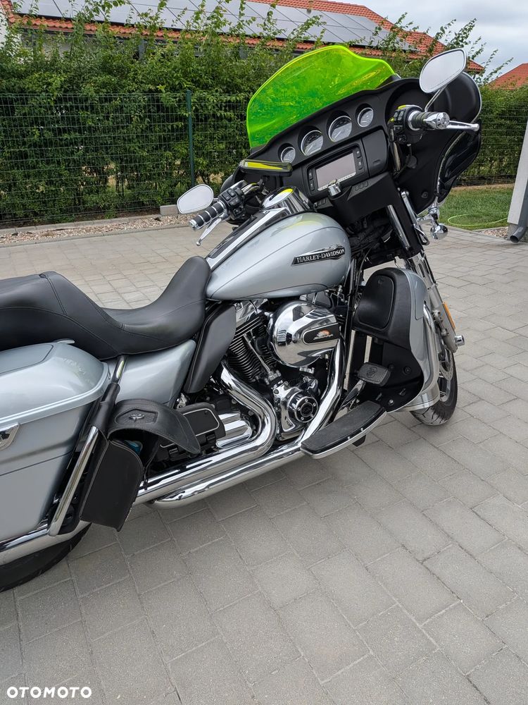 Harley-Davidson FLHTCU Ultra - 6