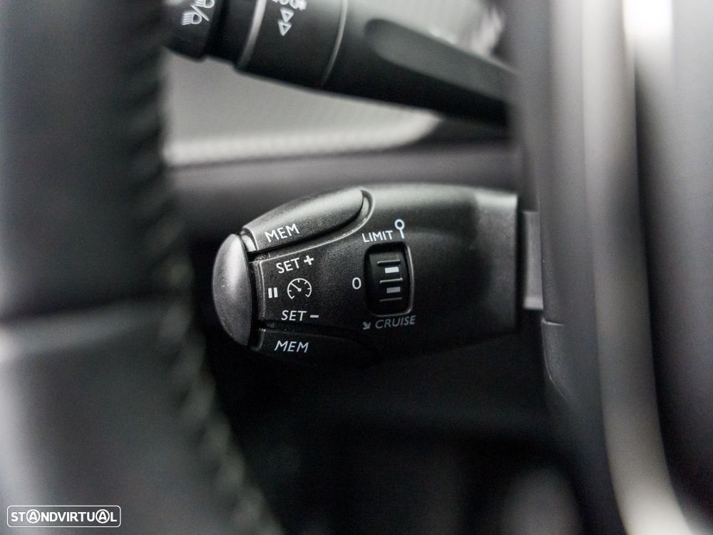 Peugeot 2008 1.5 BlueHDi Allure - 19