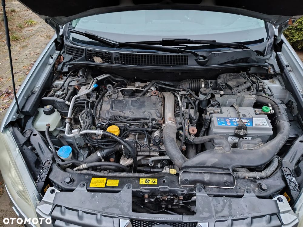 Nissan Qashqai 2.0 dCi DPF acenta - 12