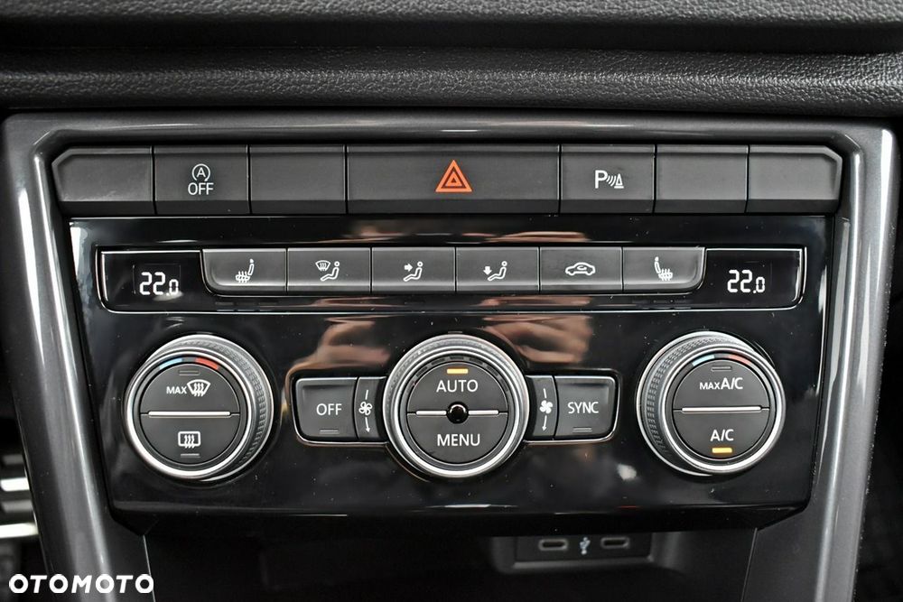 Volkswagen T-Roc 1.5 TSI R-Line DSG - 25