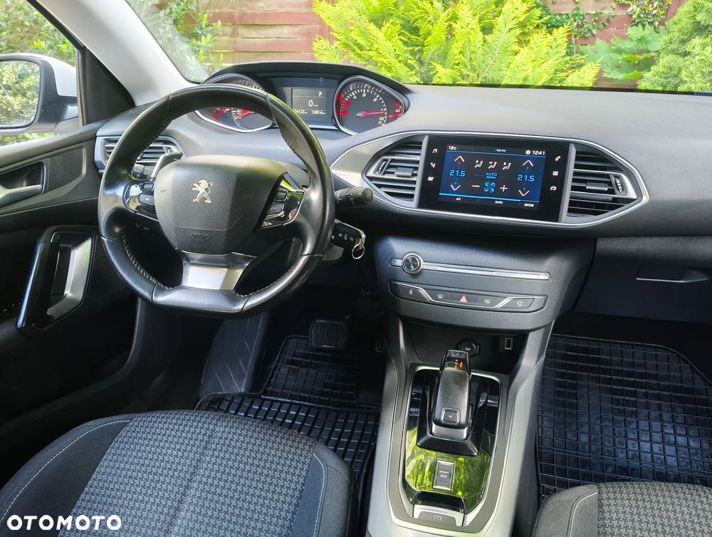 Peugeot 308 1.5 BlueHDi Active Pack Business S&S EAT8 - 18