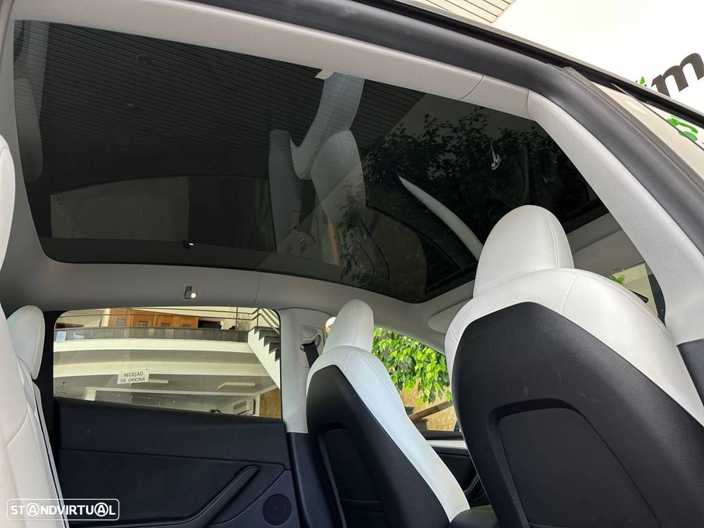 Tesla Model Y Performance Dual Motor AWD - 10