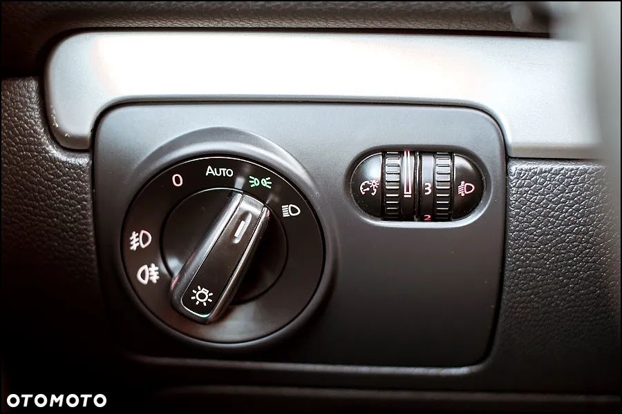 Volkswagen Golf - 32