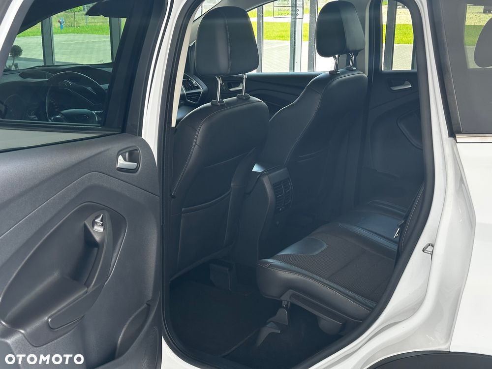 Ford Kuga - 12