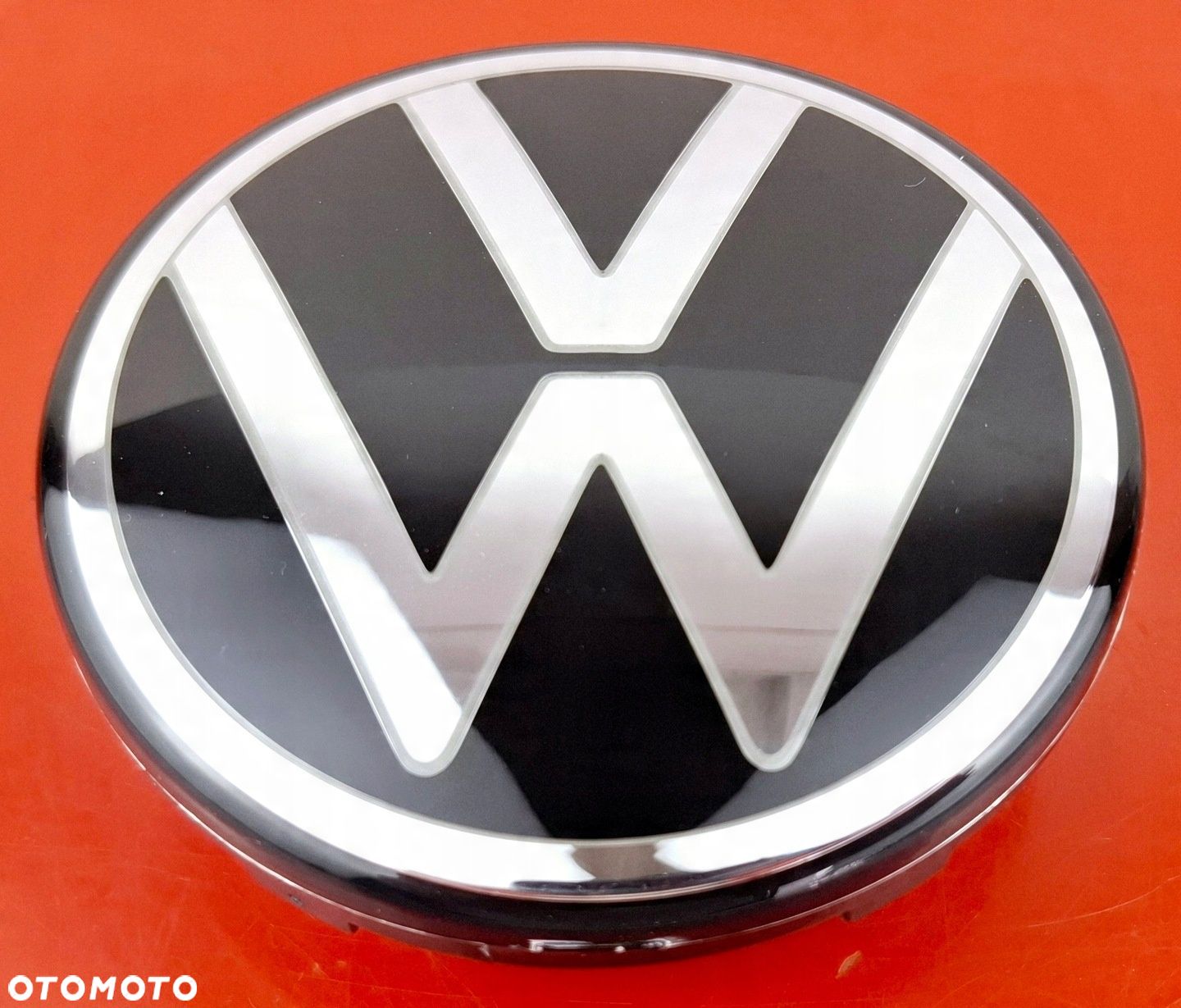 VW Volkswagen TAYRON Emblemat Logo Znaczek tylnej klapy LED 57L945307 - 1