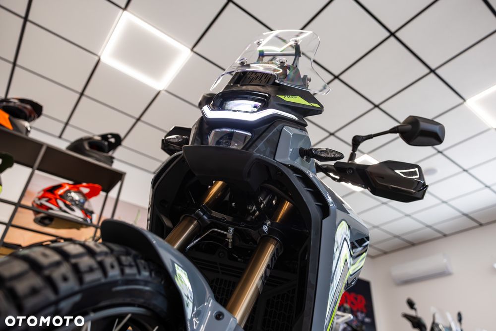 CFMoto MT - 7