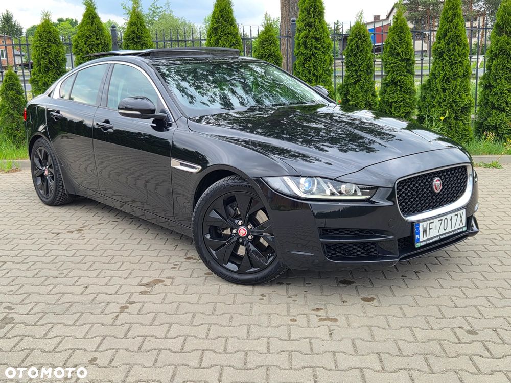 Jaguar XE 2.0 T Prestige - 2