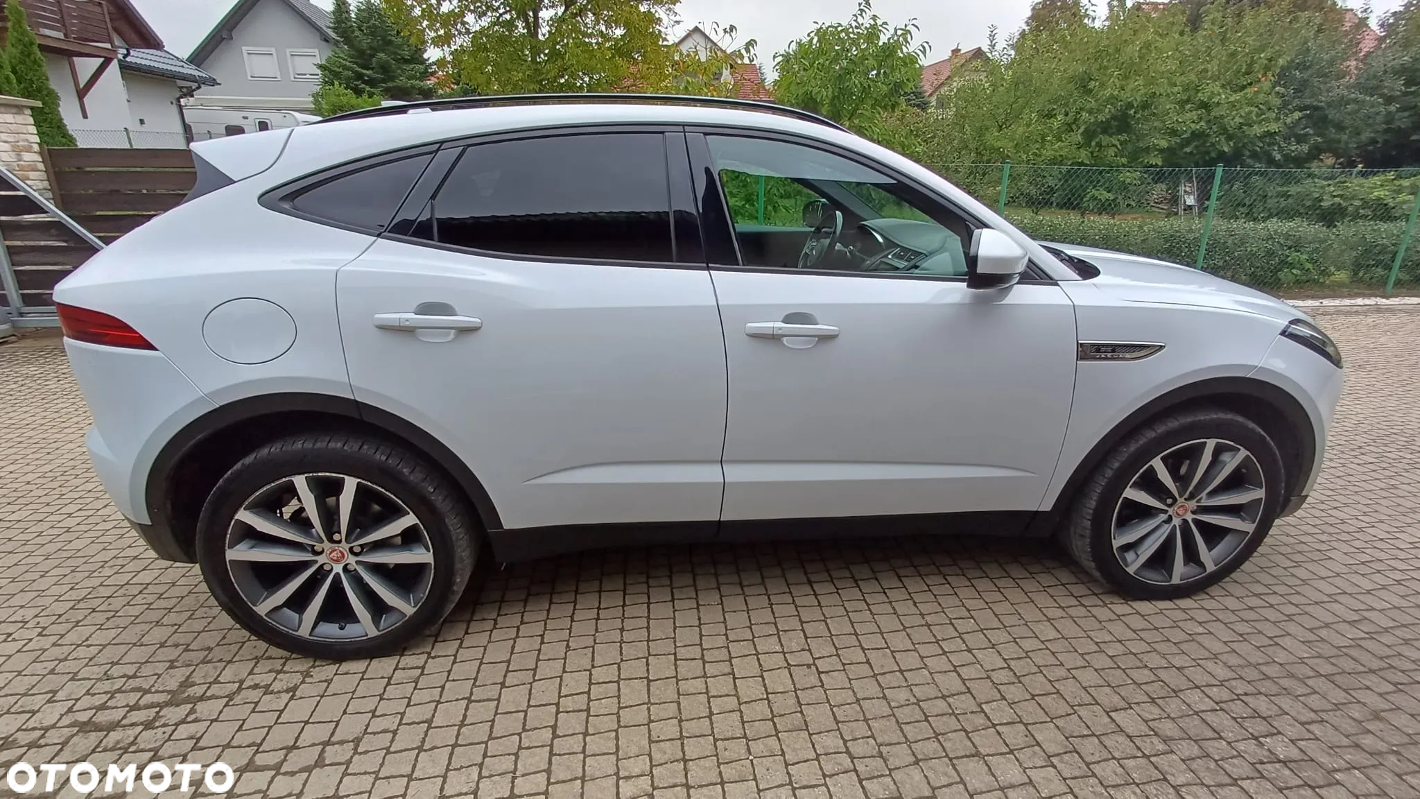 Jaguar E-Pace 2.0 i4D AWD SE - 13