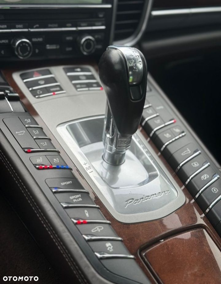 Porsche Panamera 4S - 29