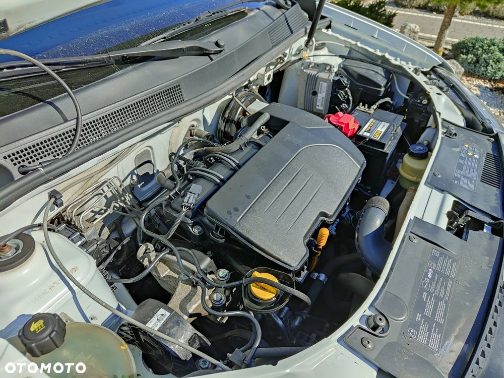 Dacia Sandero 1.2 16V - 8