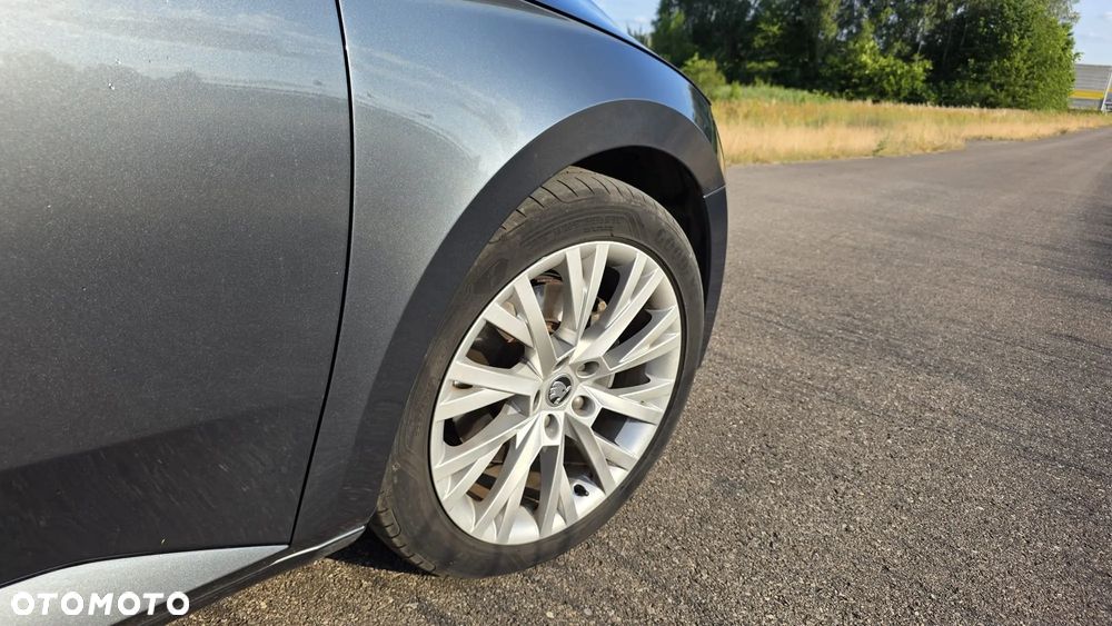 Skoda Superb 2.0 TSI Ambition DSG - 11
