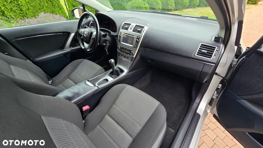 Toyota Avensis - 30