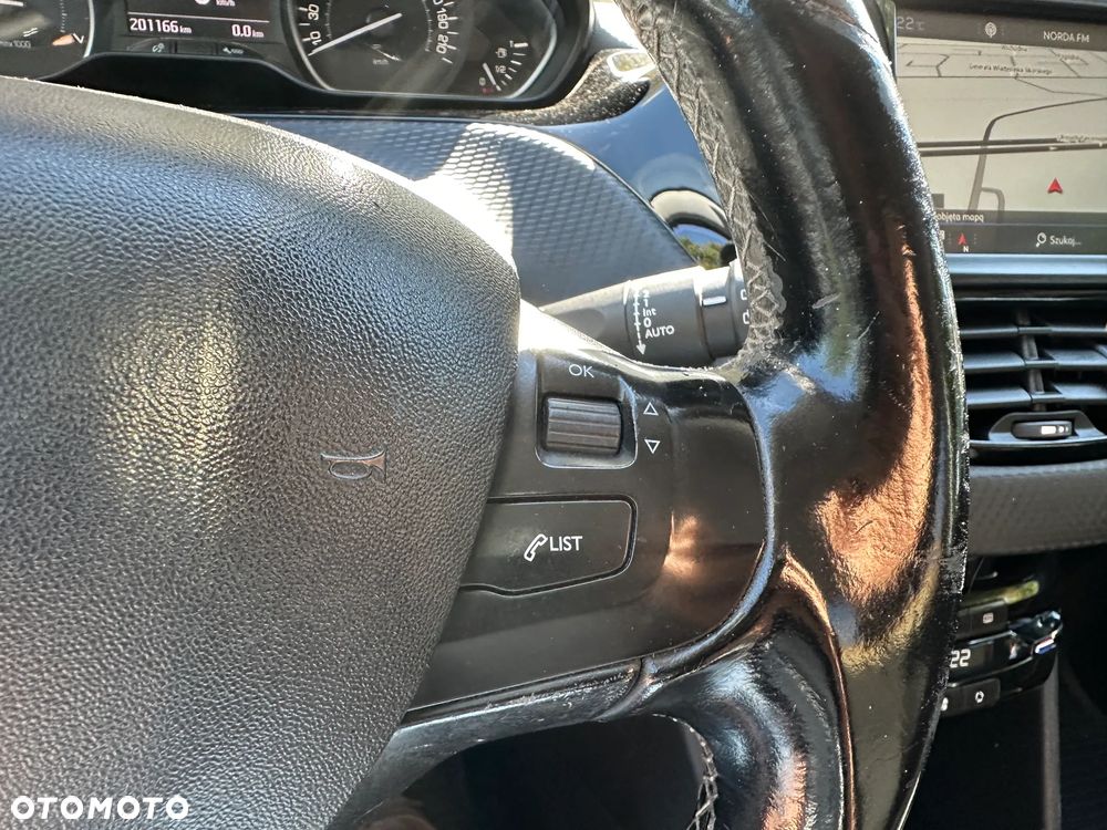 Peugeot 208 1.2 PureTech Allure S&S EAT6 - 27