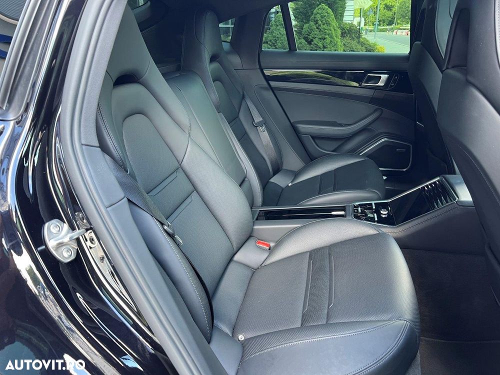 Porsche Panamera - 12