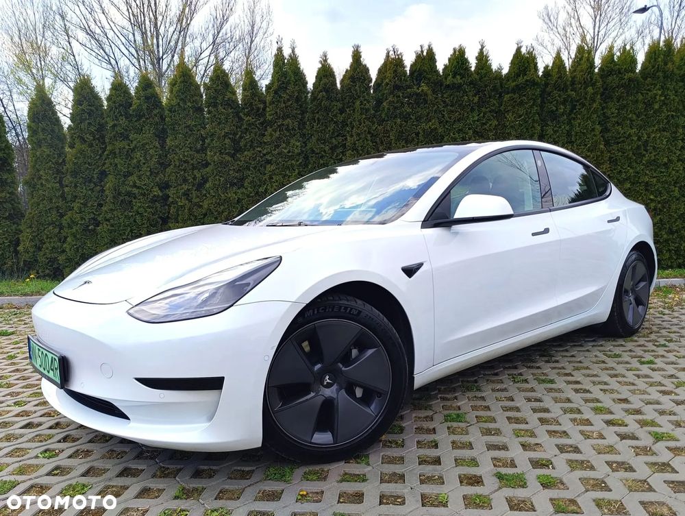 Tesla Model 3 - 1