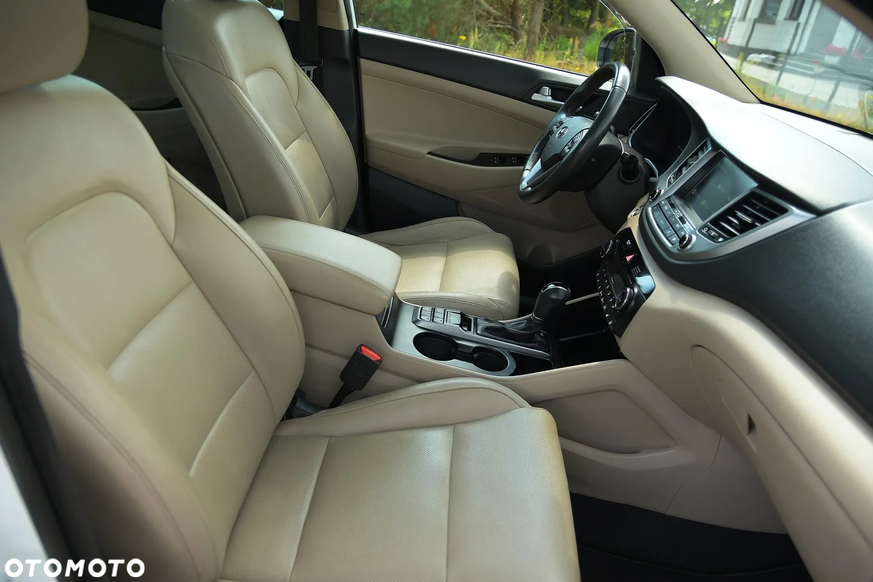 Hyundai Tucson 1.7 CRDI BlueDrive Design 2WD DCT - 19