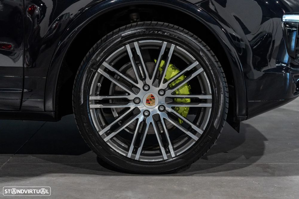 Porsche Cayenne S E-Hybrid - 44