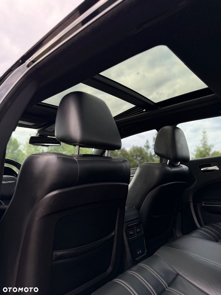 Chrysler 300s - 15