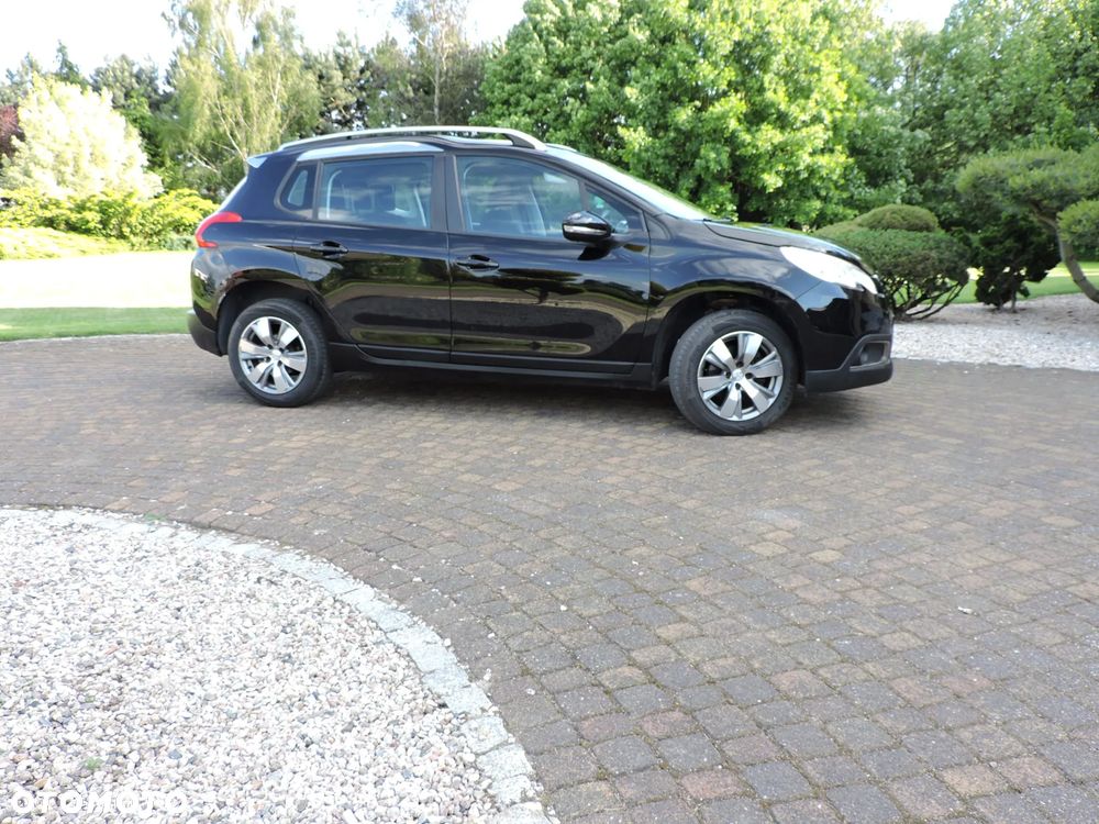 Peugeot 2008 1.2 Pure Tech Active S&S - 11