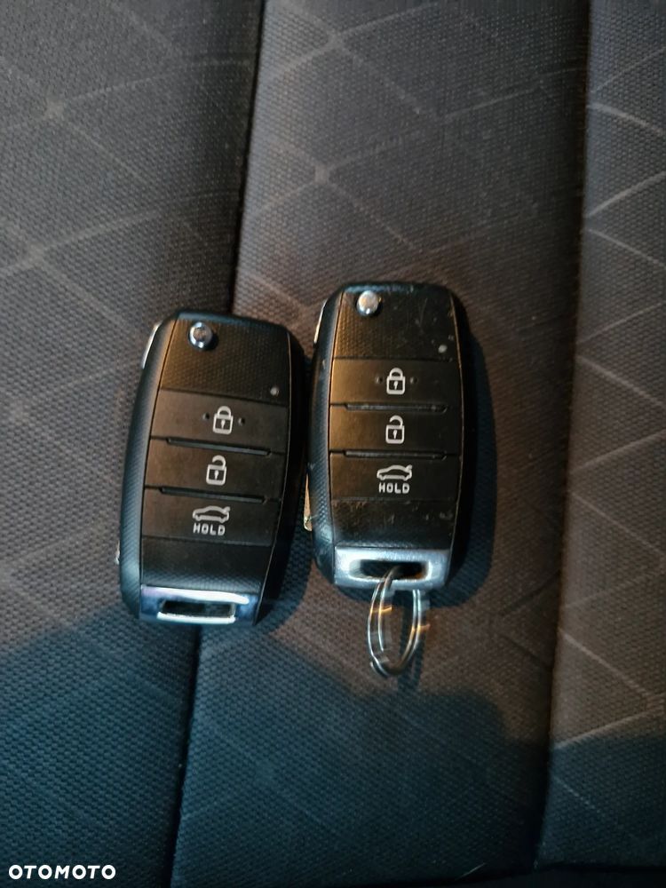 Kia Rio - 25