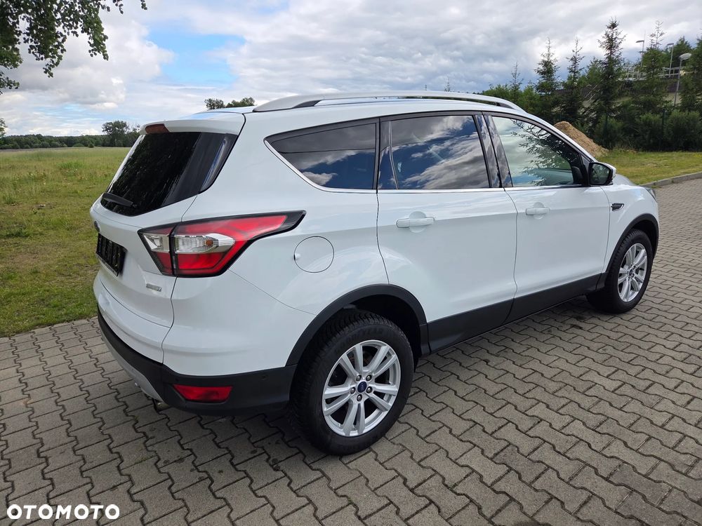 Ford Kuga 1.5 EcoBoost 2x4 Titanium - 4