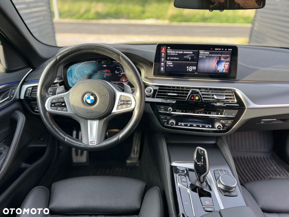BMW Seria 5 520d MHEV M Sport sport - 4