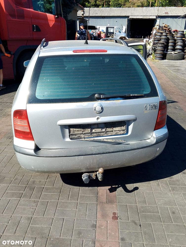 Skoda Octavia I FL (00-10r.) 1.9 TDI 110KM. Silnik ASV Skrzynia EGS lakier 9102 F7T L97A.Cały na części. GWARANCJA !!! Przód Tył Zestaw Komplet Drzwi Klapa Zderzak Błotnik Maska Grill Atrapa Szyba Pas Lampa Lusterko Boczki Fotel Kanapa Kokpit Deska Rozdzielcza Przełącznik Włącznik Sterownik Przewody Wiązka Instalacja Moduł Komputer Czujnik Listwa Pompa Alternator Wtryski Głowica Rozrusznik Kompresor Sprzęgło Dwumas Silnik Skrzynia ABS Klimatyzacji Paliwa Wspomagania Kolektor Turbina Przepustnica Zawór Chłodnica Koło Hak Belka Sanki Zawieszenie Mcpherson Półoś Amortyzator Wydech Tłumik Zacisk Most - 4