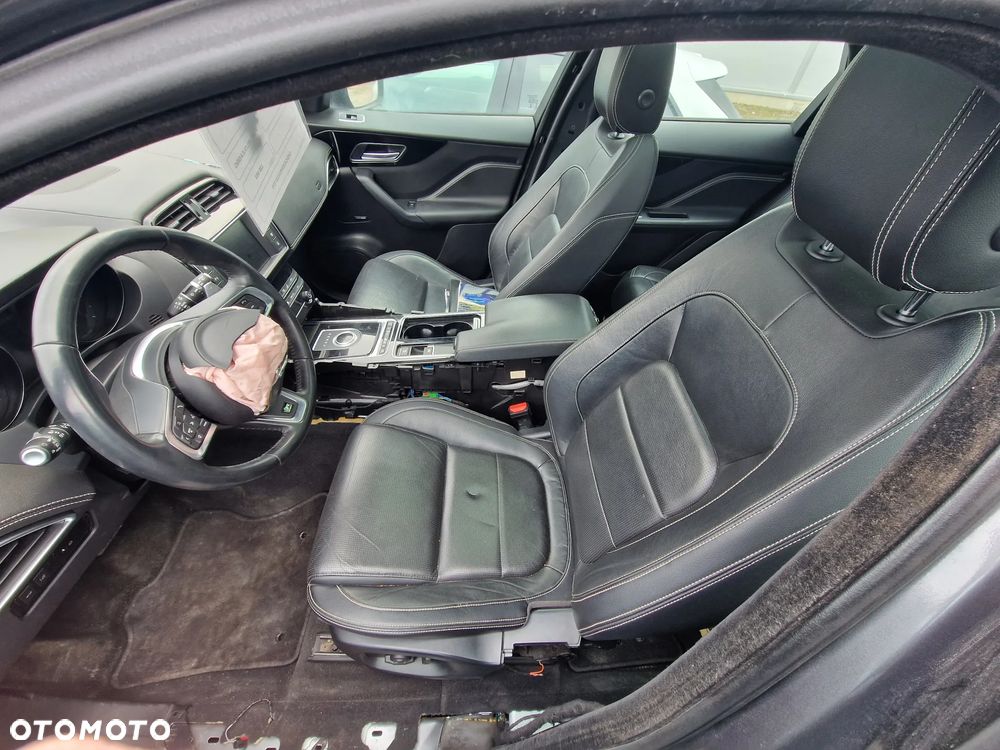 Jaguar F-Pace 2.0 i4D AWD R-Sport - 7